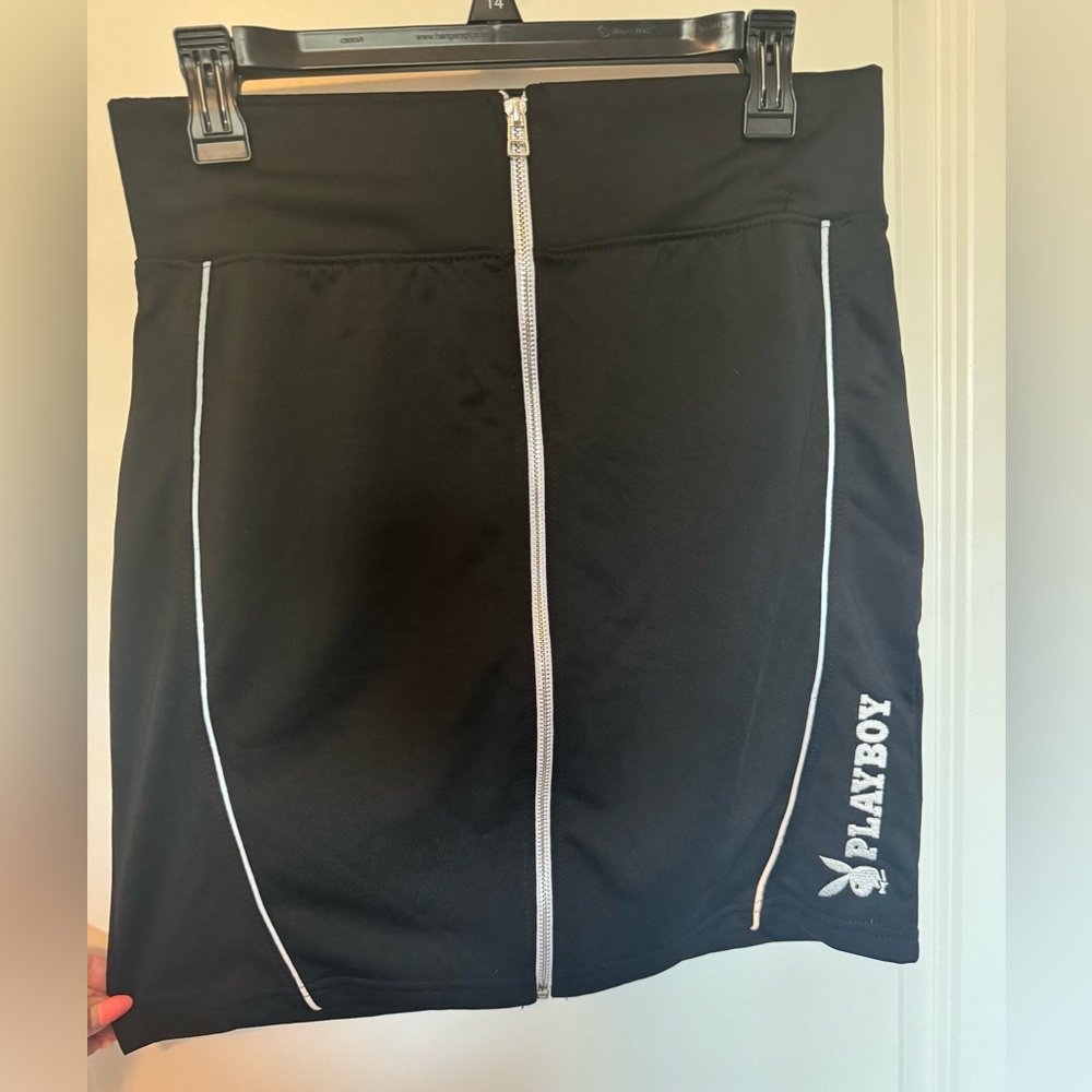 Playboy skirt with zipper